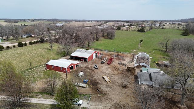 4710 State Route A, Macomb, MO 65702