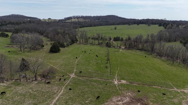 4710 State Route A, Macomb, MO 65702