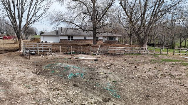 4710 State Route A, Macomb, MO 65702