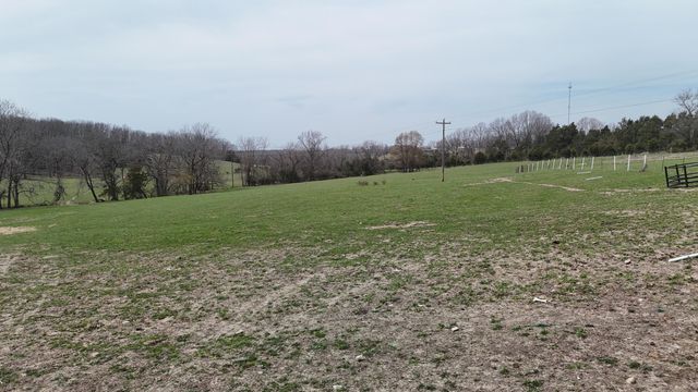 4710 State Route A, Macomb, MO 65702