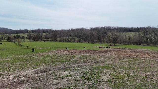 4710 State Route A, Macomb, MO 65702