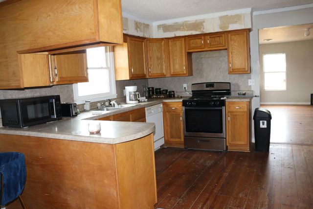 4710 State Route A, Macomb, MO 65702