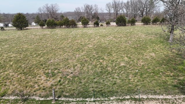 4710 State Route A, Macomb, MO 65702