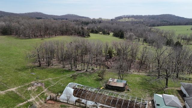 4710 State Route A, Macomb, MO 65702