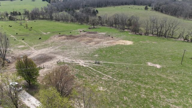 4710 State Route A, Macomb, MO 65702