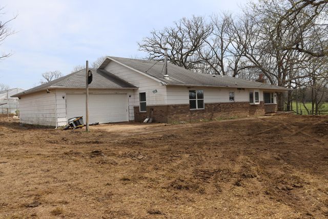 4710 State Route A, Macomb, MO 65702