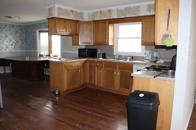 4710 State Route A, Macomb, MO 65702