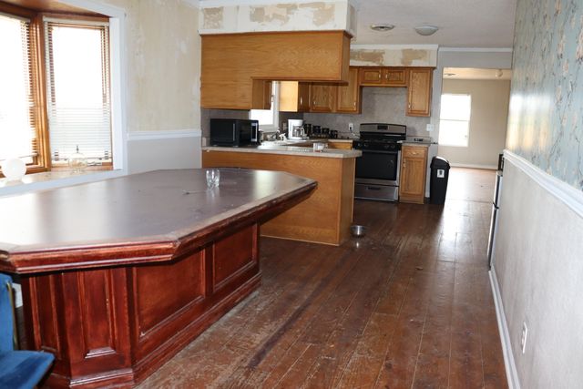 4710 State Route A, Macomb, MO 65702