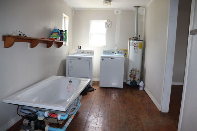 4710 State Route A, Macomb, MO 65702