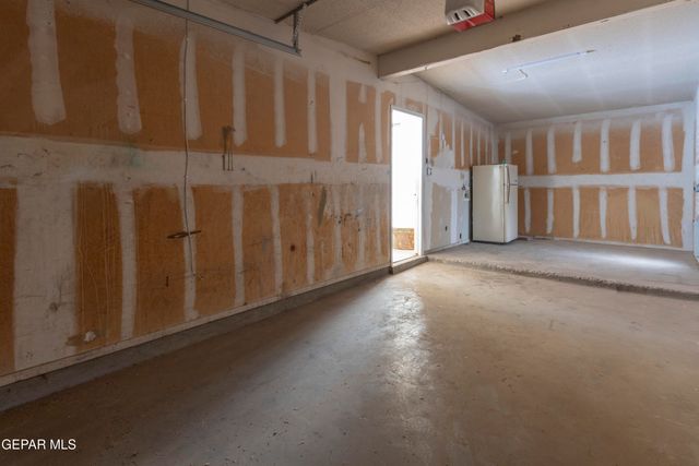 1008 KINGSWREATH Place, El Paso, TX 79907