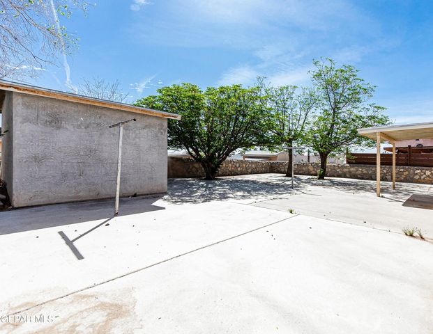 1008 KINGSWREATH Place, El Paso, TX 79907