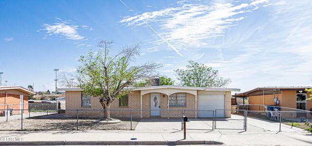 1008 KINGSWREATH Place, El Paso, TX 79907