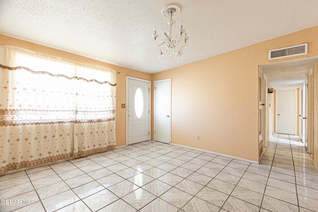 1008 KINGSWREATH Place, El Paso, TX 79907