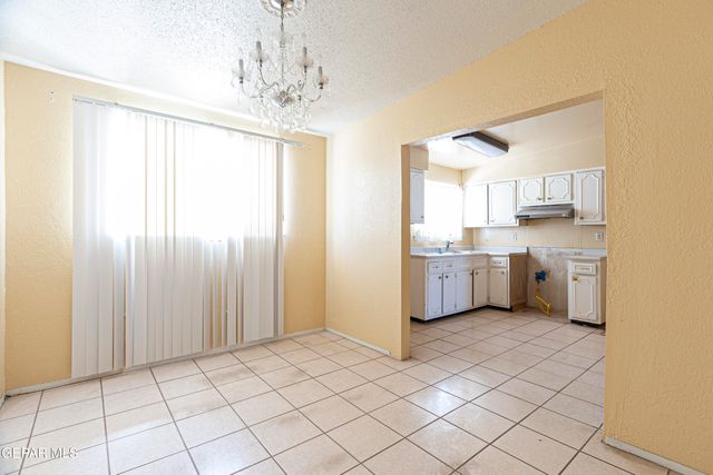 1008 KINGSWREATH Place, El Paso, TX 79907