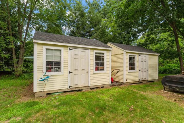 44 Donna Drive, Exeter, NH 03833