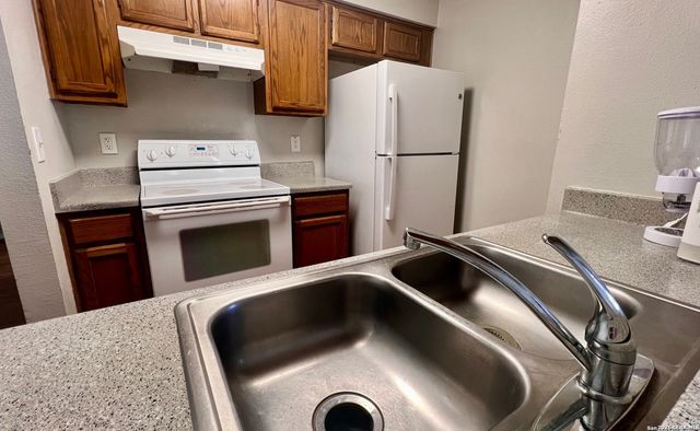 806 Station, Converse, TX 78109