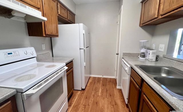 806 Station, Converse, TX 78109