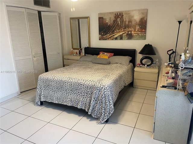 175 NE 203rd Ter 28, Miami Gardens, FL 33179