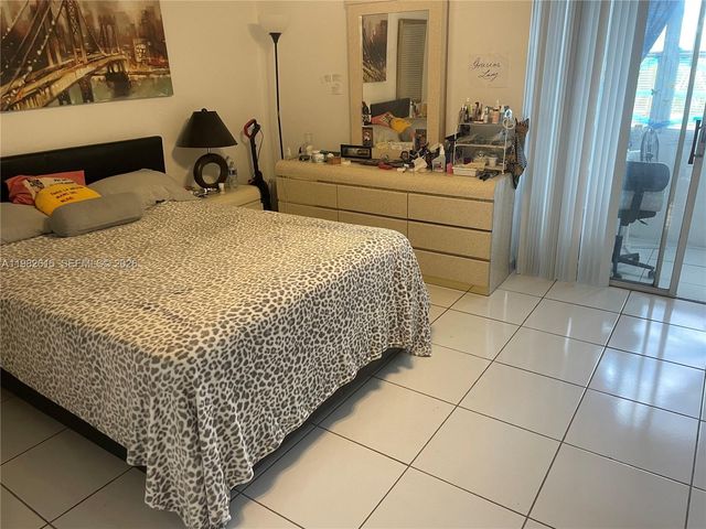 175 NE 203rd Ter 28, Miami Gardens, FL 33179