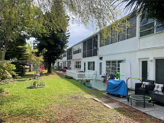 175 NE 203rd Ter 28, Miami Gardens, FL 33179