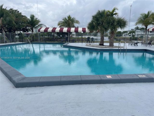 175 NE 203rd Ter 28, Miami Gardens, FL 33179