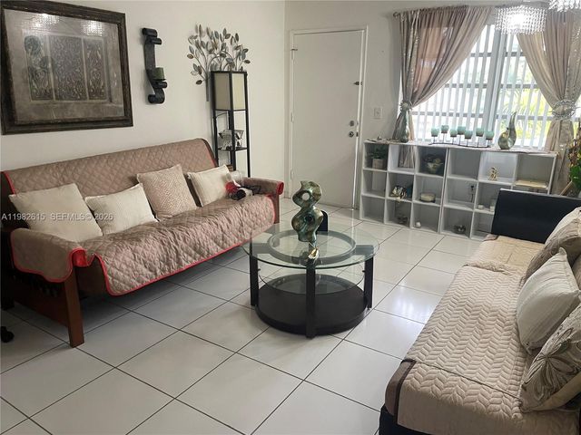 175 NE 203rd Ter 28, Miami Gardens, FL 33179