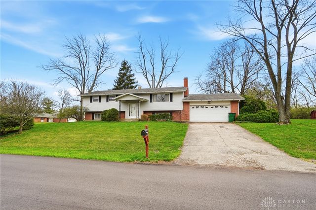 2761 La Cresta Drive, Beavercreek, OH 45431