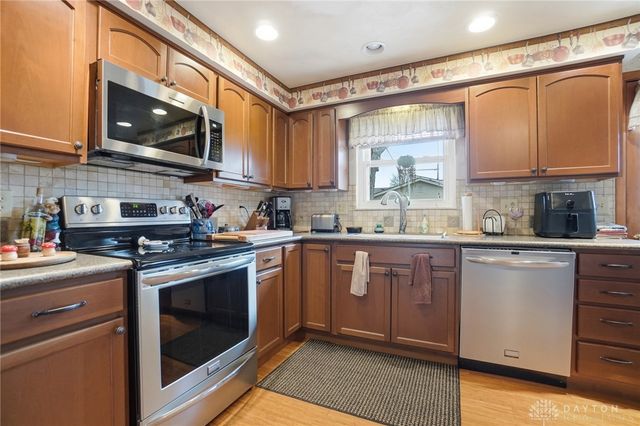 2761 La Cresta Drive, Beavercreek, OH 45431