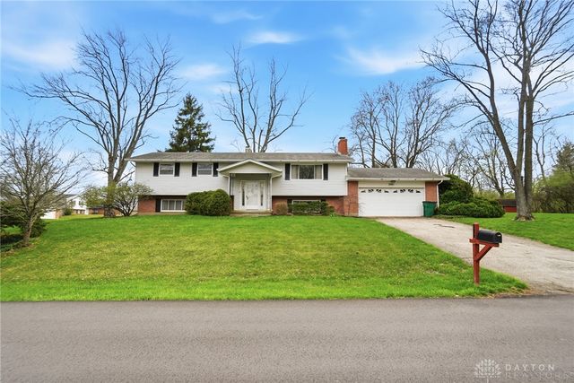 2761 La Cresta Drive, Beavercreek, OH 45431