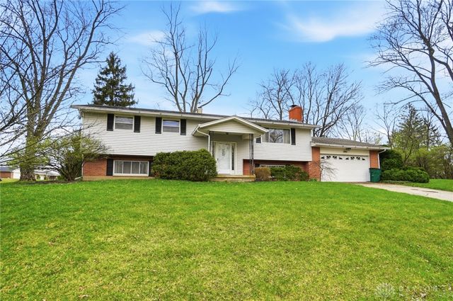 2761 La Cresta Drive, Beavercreek, OH 45431