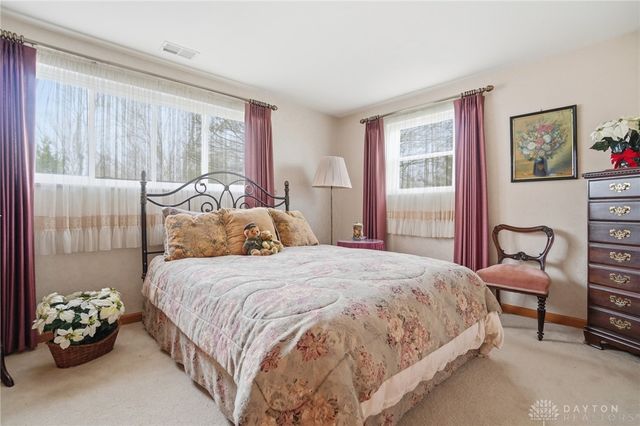 2761 La Cresta Drive, Beavercreek, OH 45431