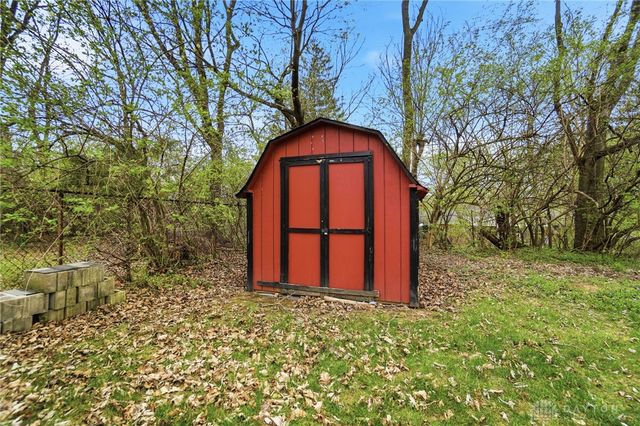 2761 La Cresta Drive, Beavercreek, OH 45431