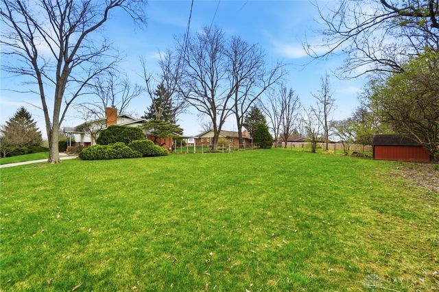 2761 La Cresta Drive, Beavercreek, OH 45431