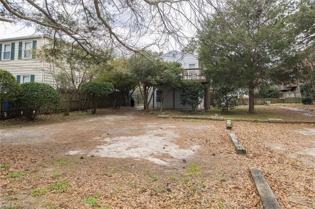 218 66th St Apt A, Virginia Beach, VA 23451
