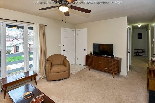 5219 Kel Dawn Circle, Cross Lanes, WV 25313