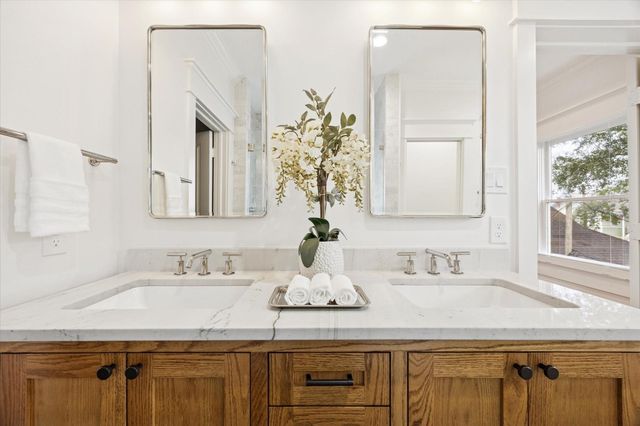 333 W 22nd Street, Houston, TX 77008