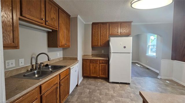 24 Cavalier RD, Hampton, VA 23669