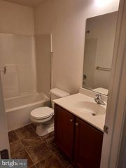 704 ADMIRALS QUAY DR, Mechanicsburg, PA 17050