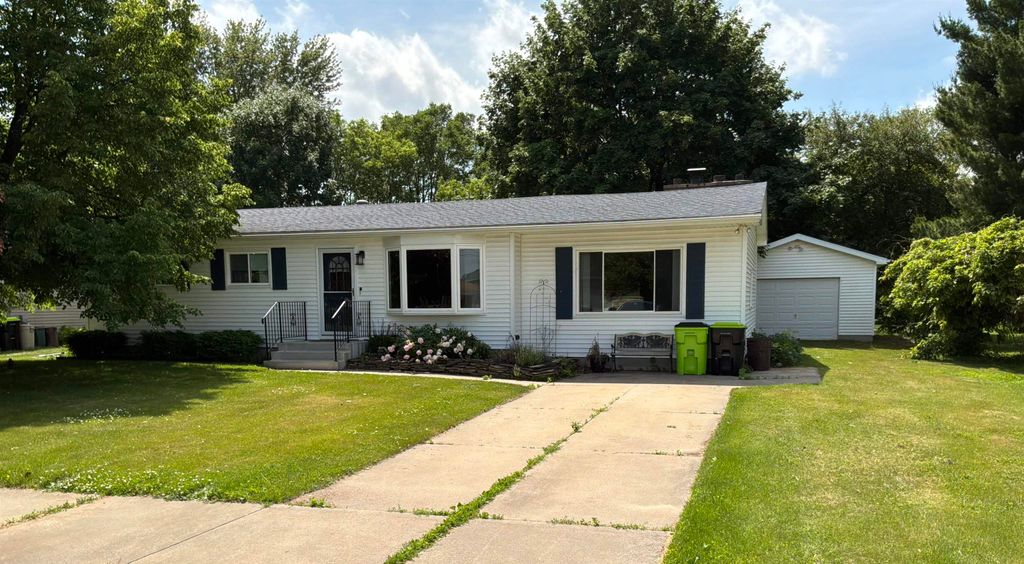 4648 Meadow Court Road, Auburn, MI 48611