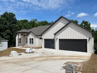 1975 Collins Drive, Pea Ridge, AR 72751