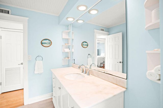 114 Cascade Lane 4, Palm Beach Shores, FL 33404