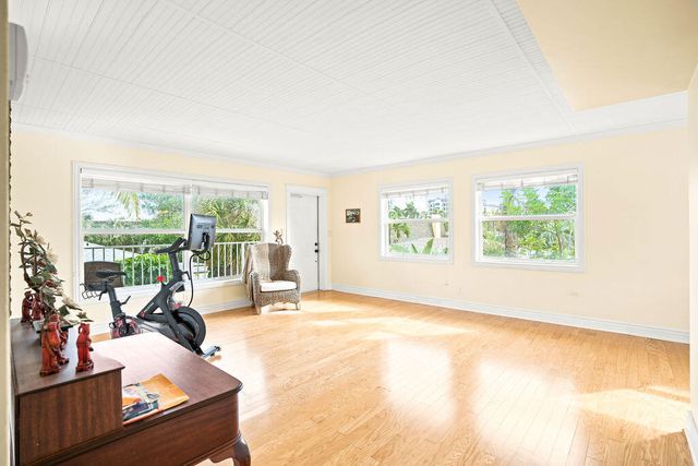 114 Cascade Lane 4, Palm Beach Shores, FL 33404