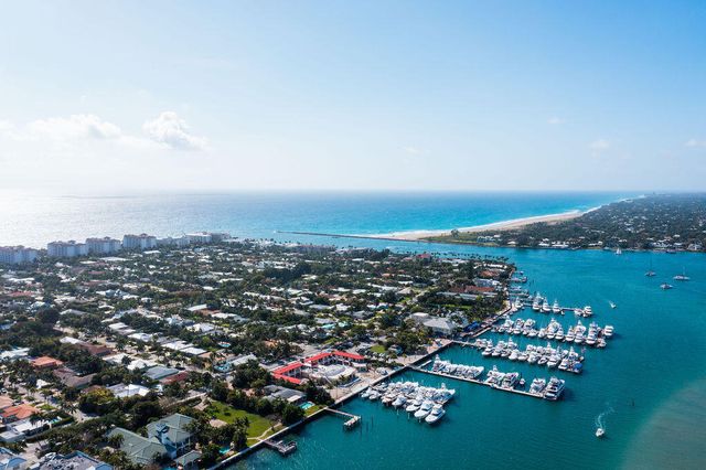 114 Cascade Lane 4, Palm Beach Shores, FL 33404