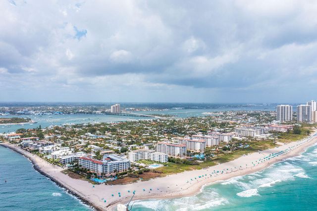 114 Cascade Lane 4, Palm Beach Shores, FL 33404