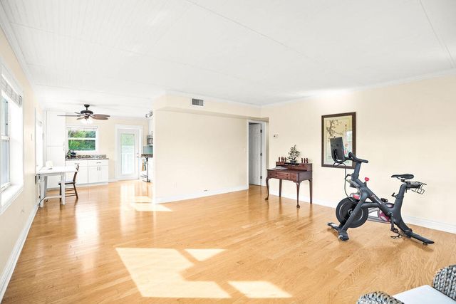 114 Cascade Lane 4, Palm Beach Shores, FL 33404