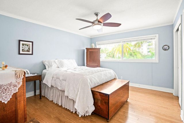 114 Cascade Lane 4, Palm Beach Shores, FL 33404