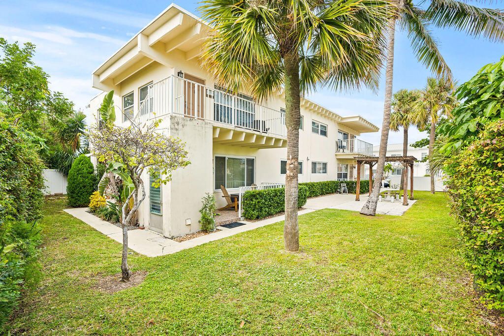 114 Cascade Lane 4, Palm Beach Shores, FL 33404