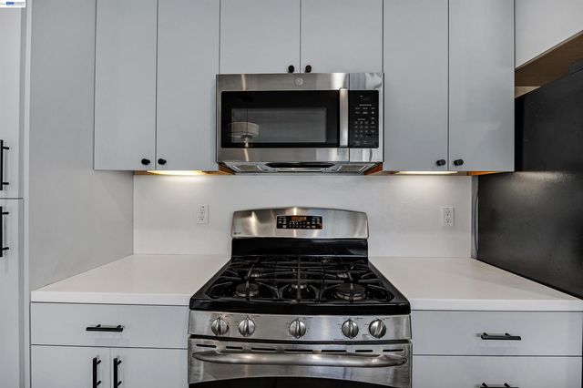 6466 Hollis St 182, Emeryville, CA 94608