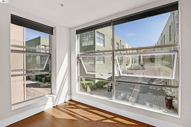 6466 Hollis St 182, Emeryville, CA 94608