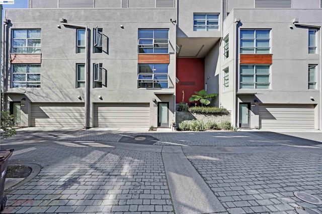 6466 Hollis St 182, Emeryville, CA 94608